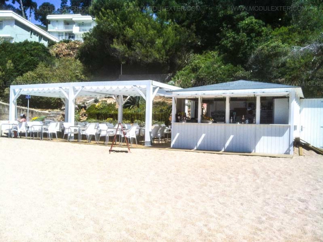 Chiringuito de madera Cancún y pérgola Cap roig de Calonge vista 1