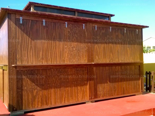 Chiringuito de madera Ibiza Marineland vista 1