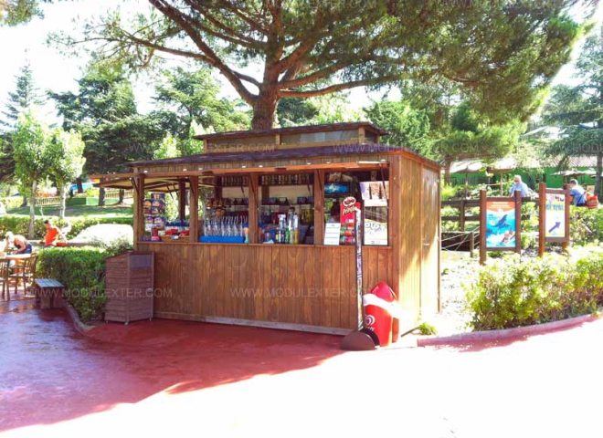 Chiringuito de madera Ibiza Marineland vista 3