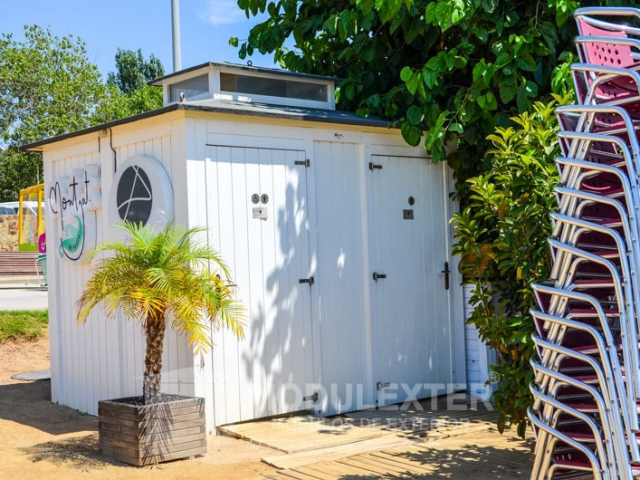 Aseo de madera Palamos vista 2