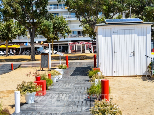 Aseo de madera y pasarela Palamos vista 1