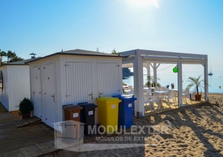 Chiringuito de madera, aseo y pergola palamos