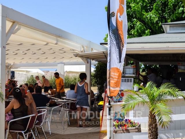 Chiringuito de madera y pergola Palamos vista 2