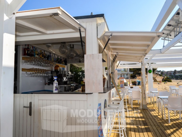 Chiringuito de madera y pergola Palamos vista 5