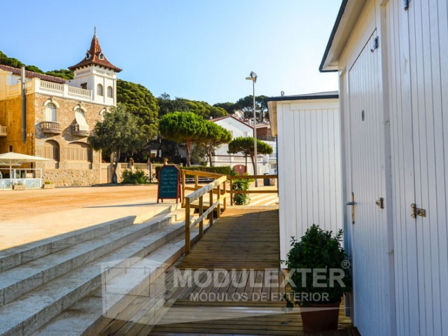 Chiringuito y pasarela de madera Palamos vista 4