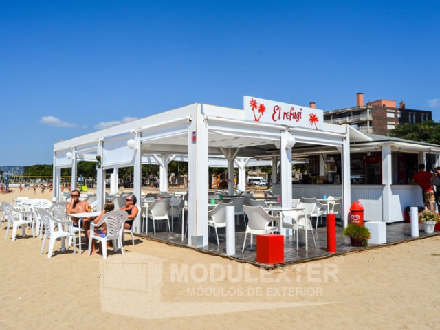 Conjunto de chiringuito de madera y pergola Palamos