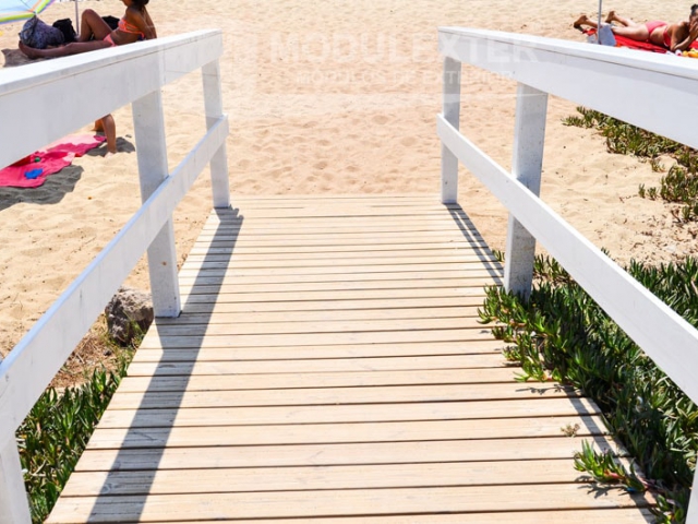 Pasarela de madera Palamos vista 2